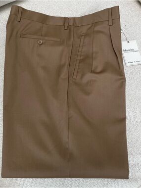Manzini Dress Pleated Pants Super
140 Fine Wool Made In Italy. Size 40”